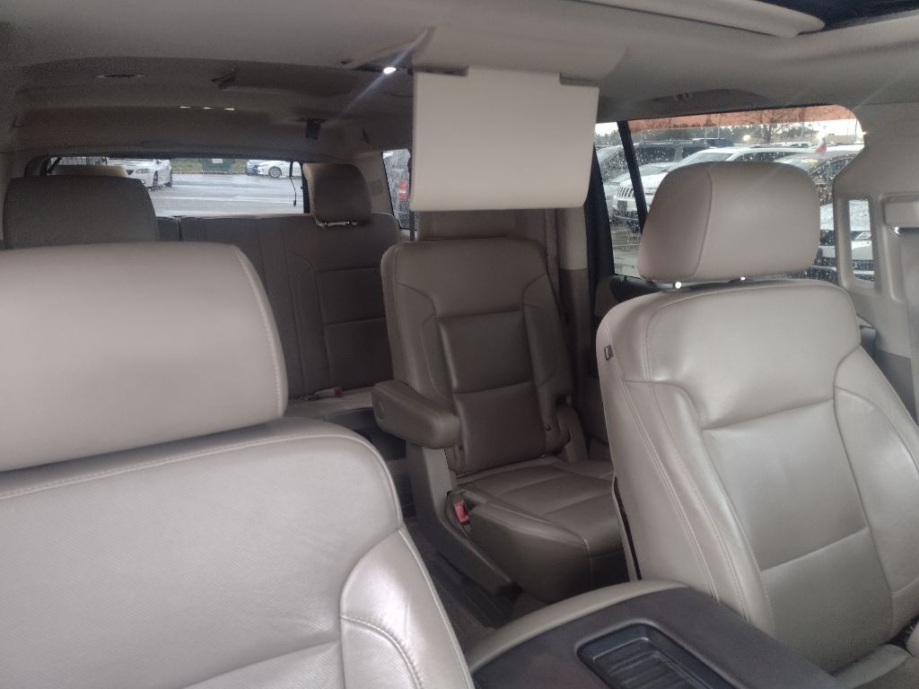 2015 Chevrolet Suburban Image 19