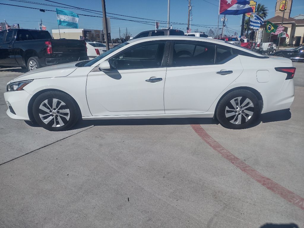 2020 Nissan Altima Image 4