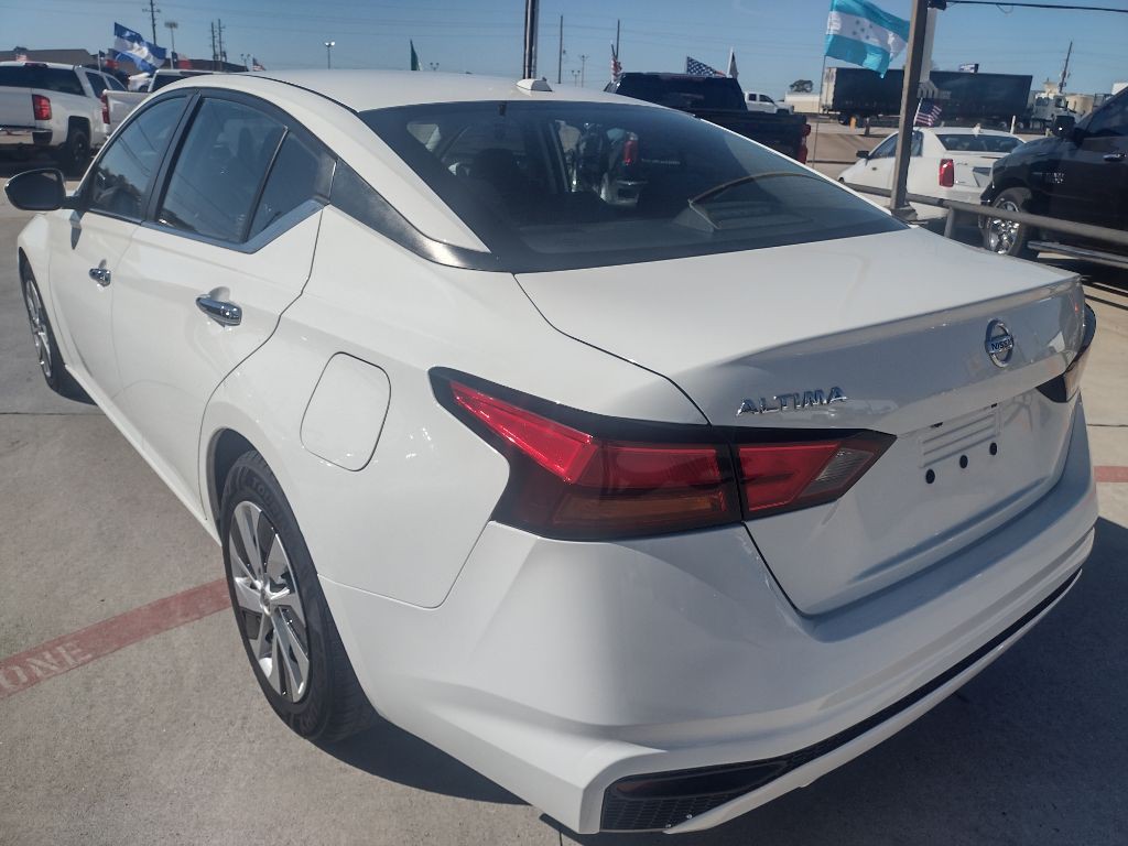 2020 Nissan Altima Image 5