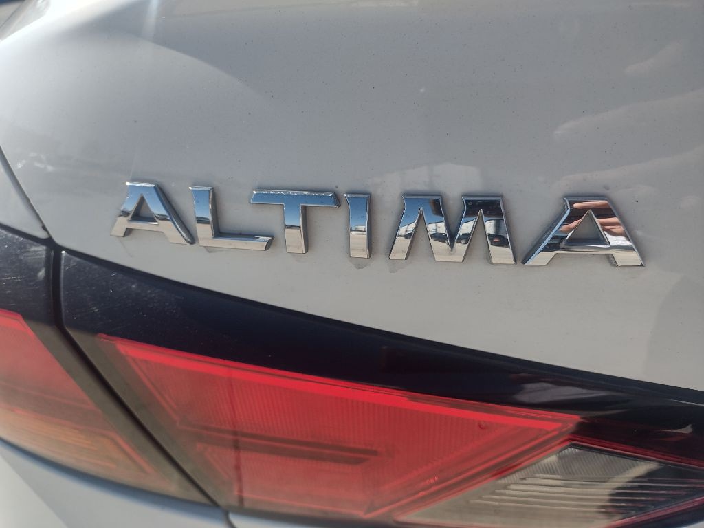 2020 Nissan Altima Image 9