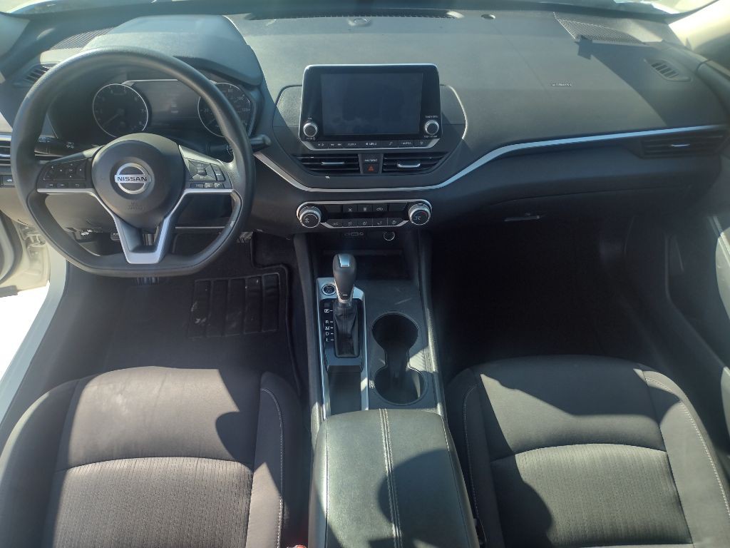 2020 Nissan Altima Image 10