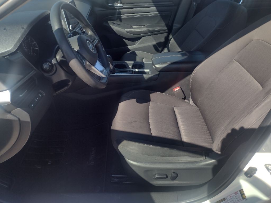 2020 Nissan Altima Image 13