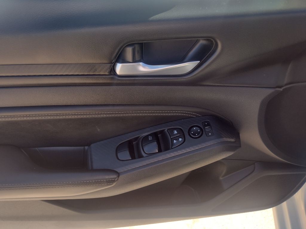 2020 Nissan Altima Image 18