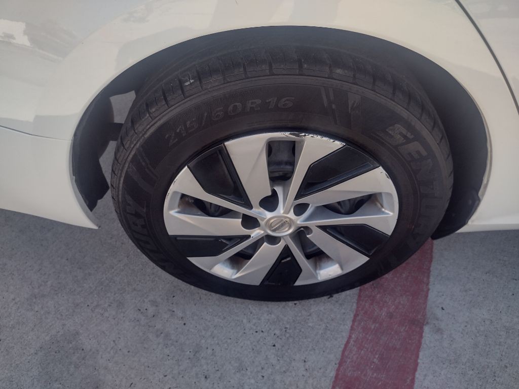 2020 Nissan Altima Image 20