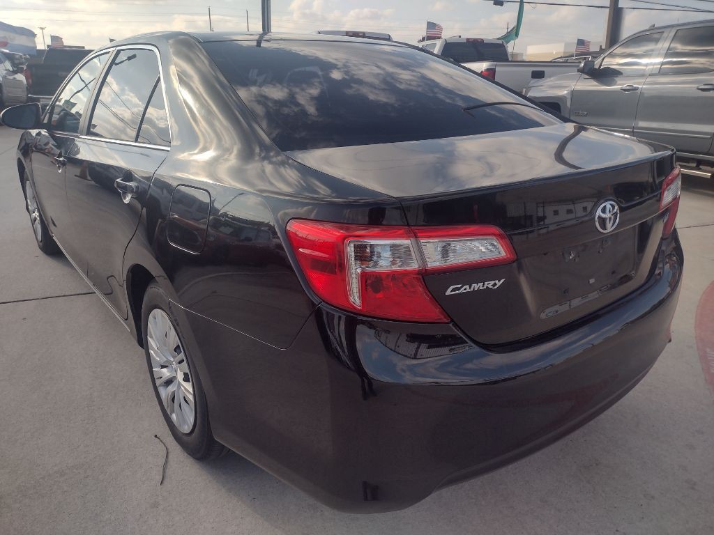 2014 Toyota Camry Image 5