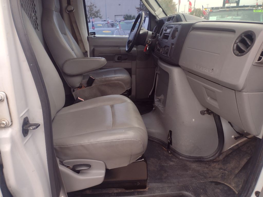 2013 Ford Econoline Image 14