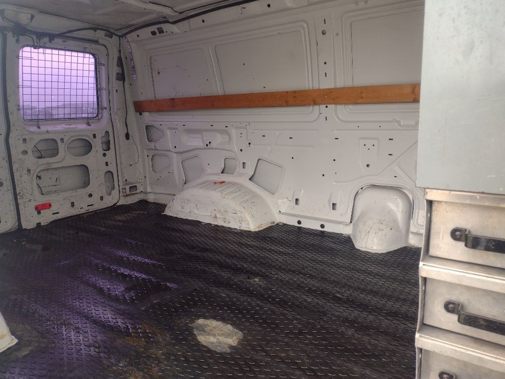 2013 Ford Econoline Image 16