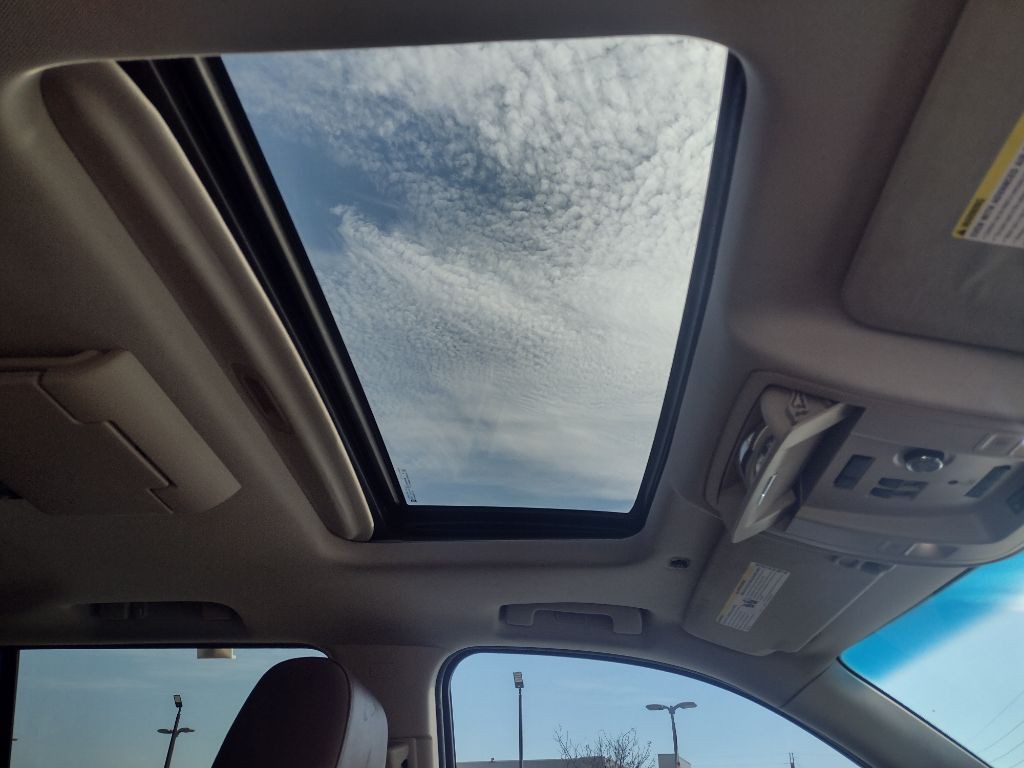 2015 Chevrolet Tahoe Image 16