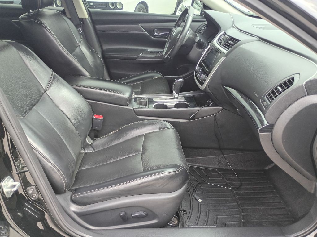2018 Nissan Altima Image 16