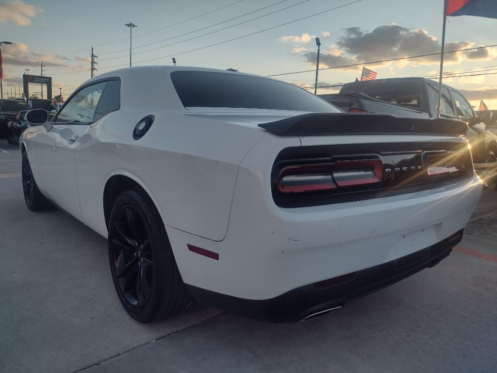 2018 Dodge Challenger Image 3