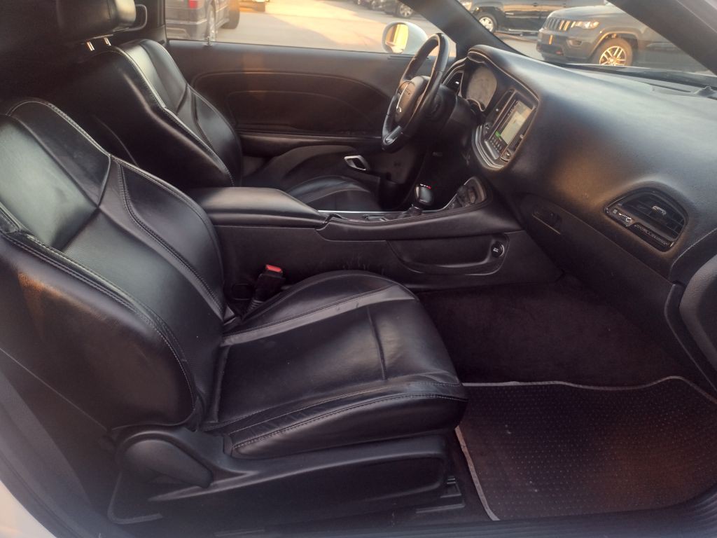 2018 Dodge Challenger Image 15