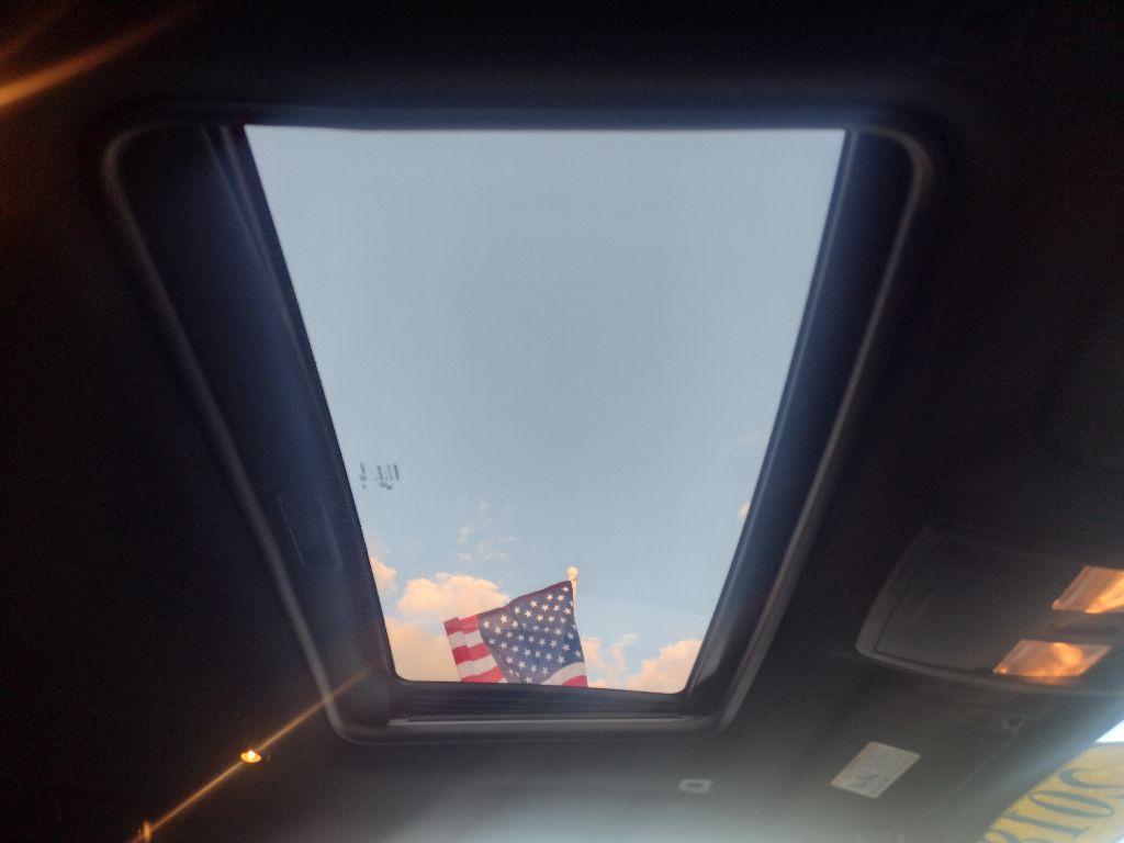 2018 Dodge Challenger Image 16