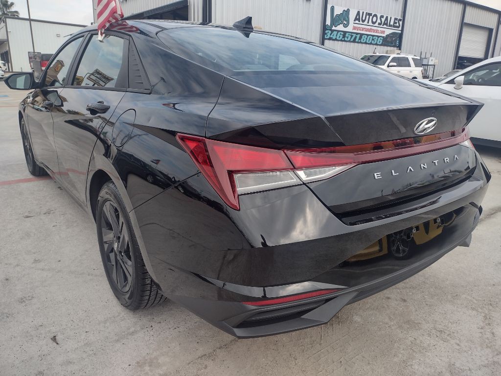 2023 Hyundai Elantra Image 4