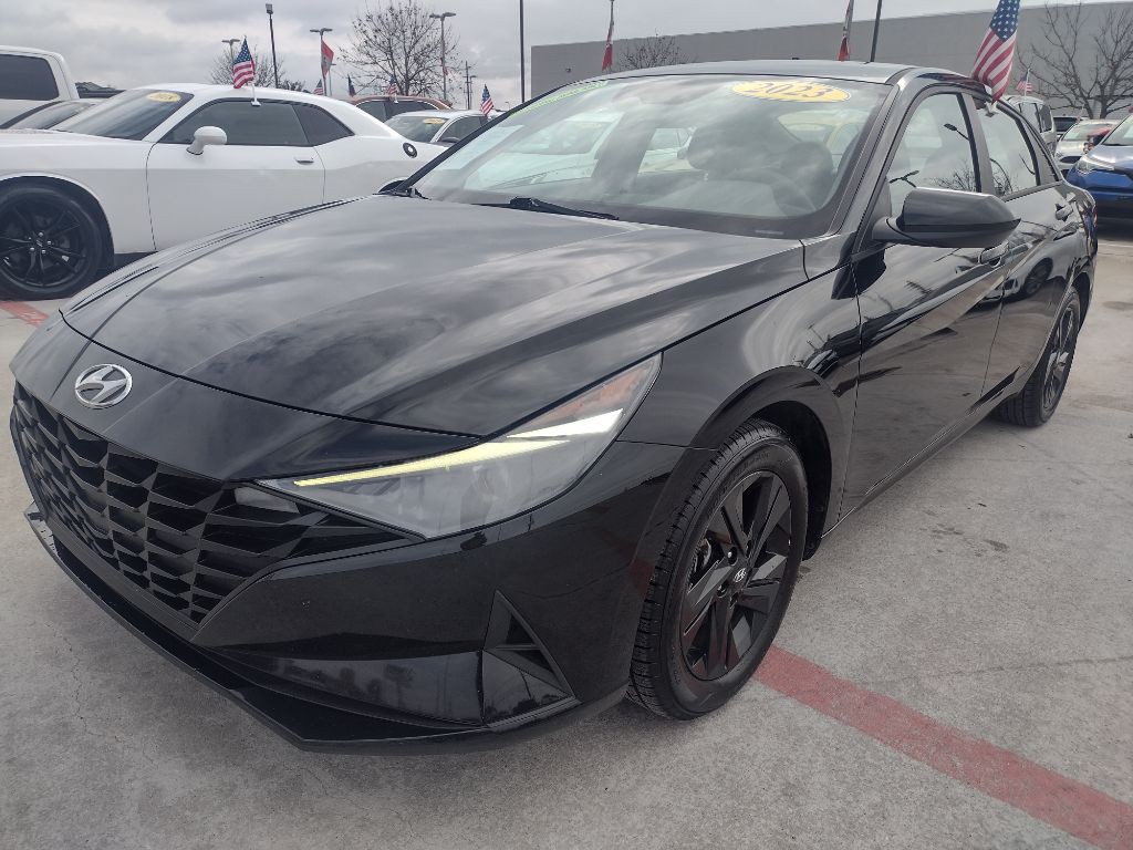 2023 Hyundai Elantra Image 5