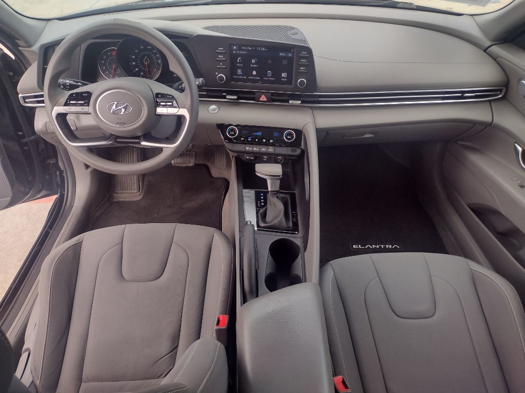 2023 Hyundai Elantra Image 9