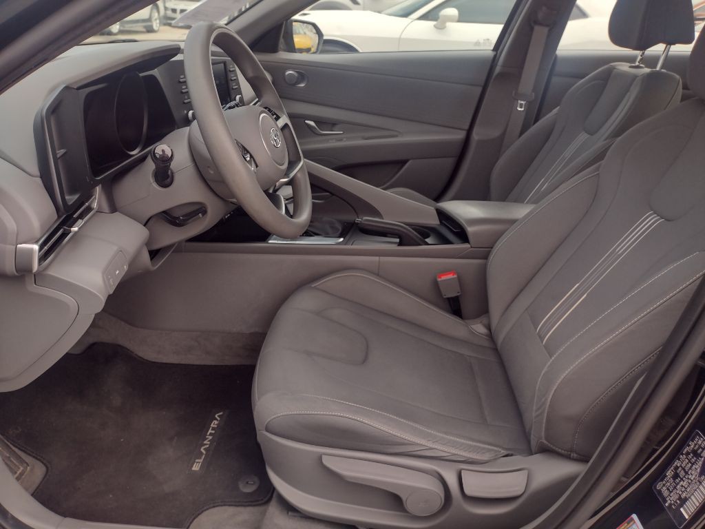 2023 Hyundai Elantra Image 13
