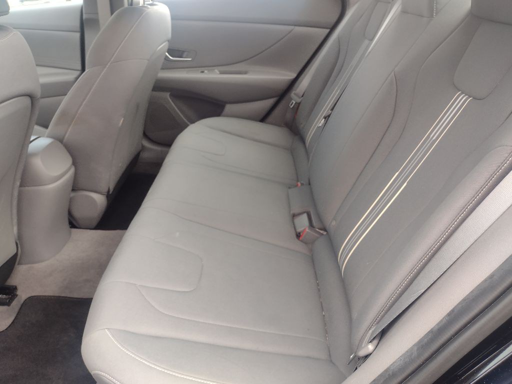 2023 Hyundai Elantra Image 16