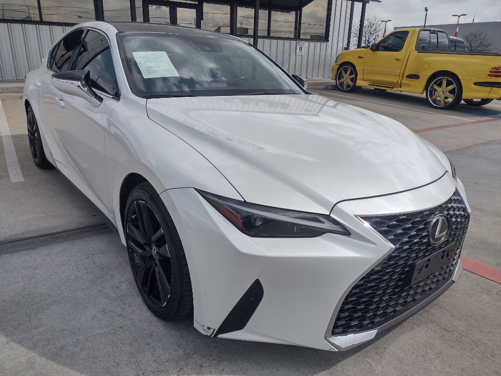 2021 Lexus IS Image 1