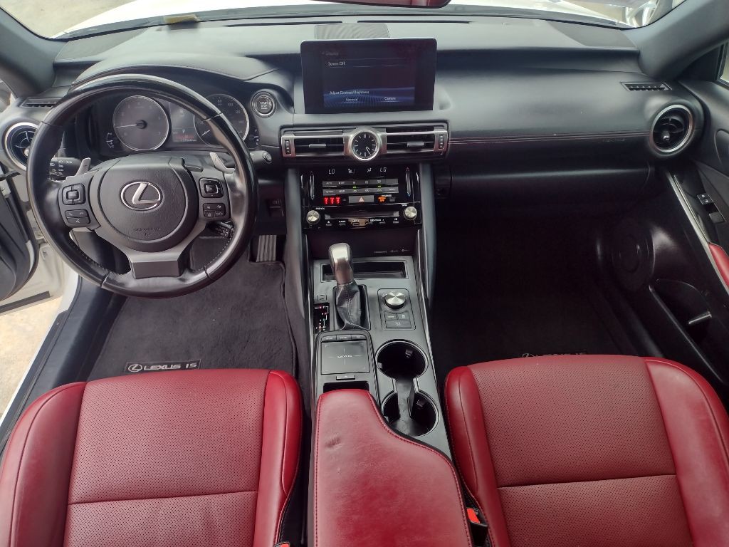 2021 Lexus IS Image 10