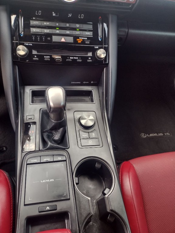 2021 Lexus IS Image 16