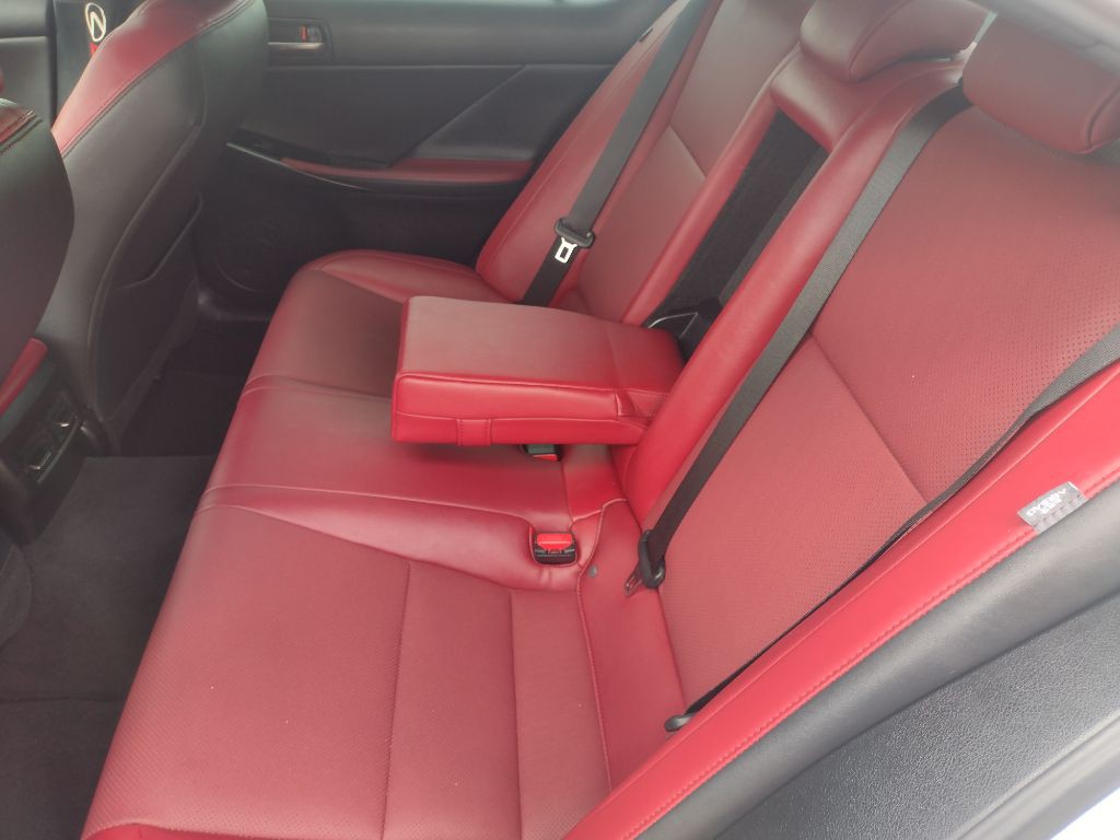 2021 Lexus IS Image 19