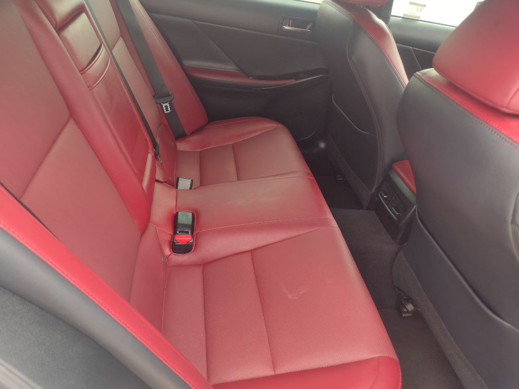 2021 Lexus IS Image 21