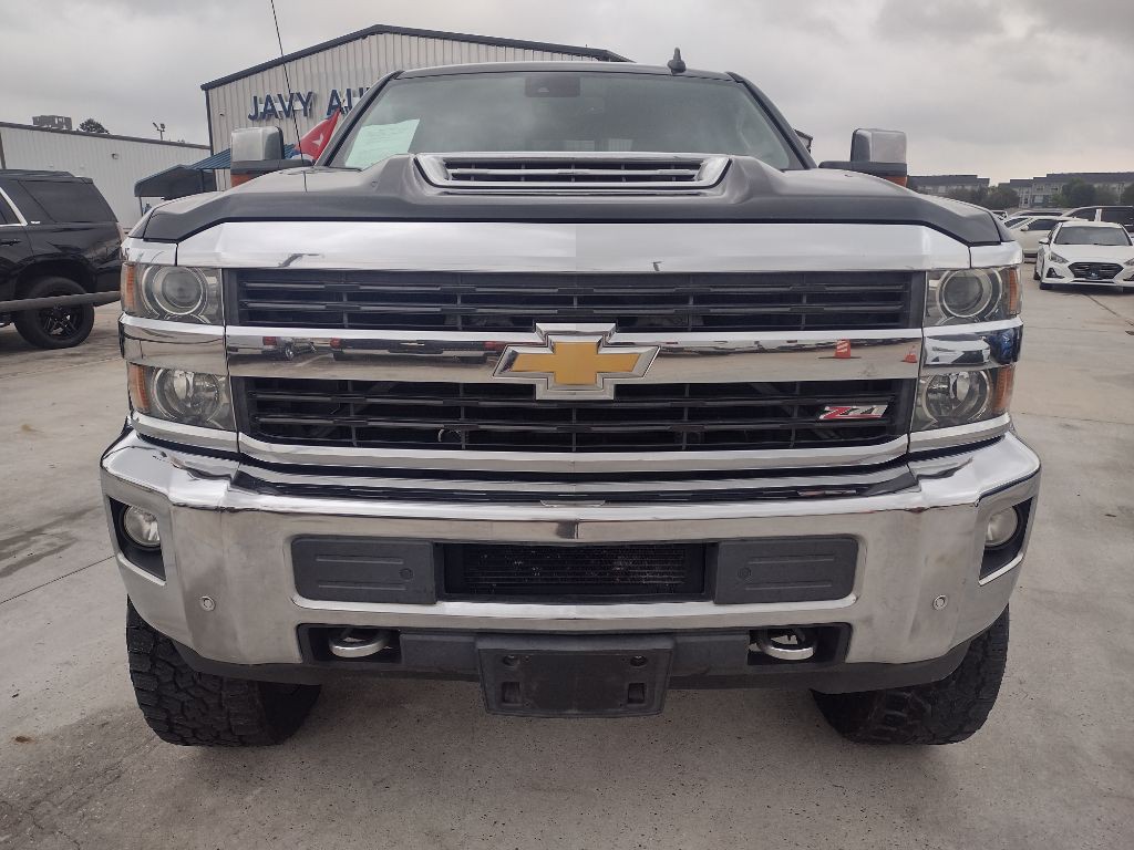 2017 Chevrolet Silverado 1500 Image 2