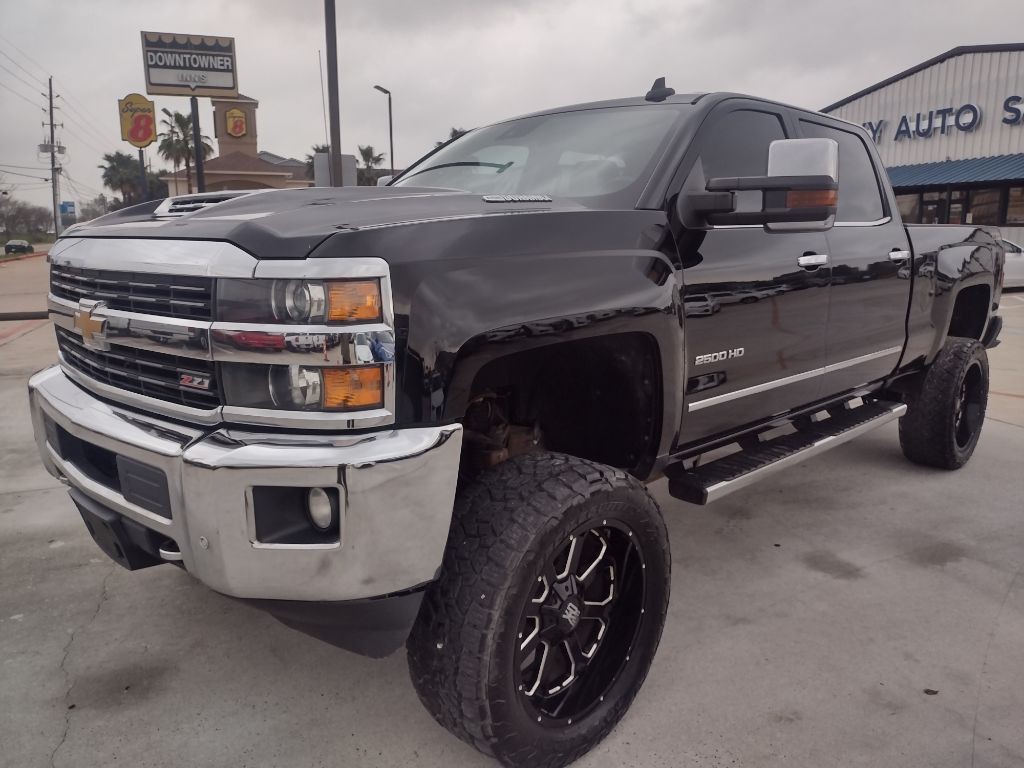 2017 Chevrolet Silverado 1500 Image 3