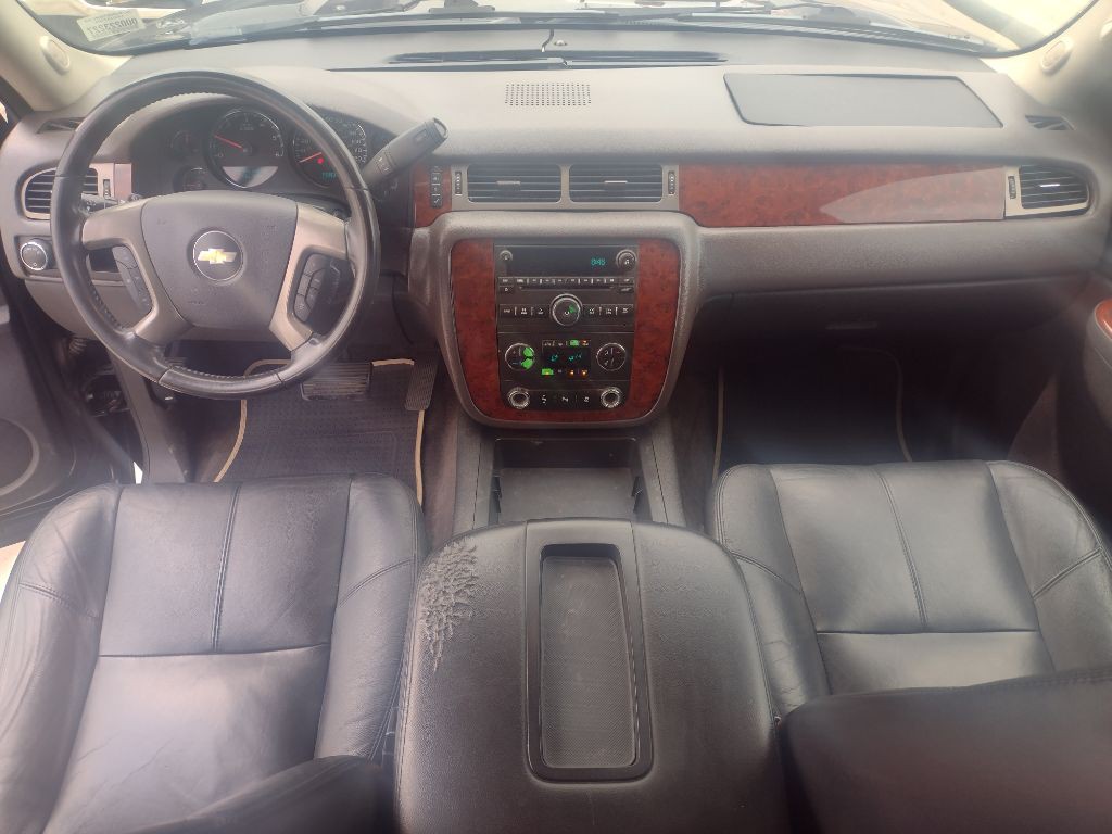 2012 Chevrolet Tahoe Image 2