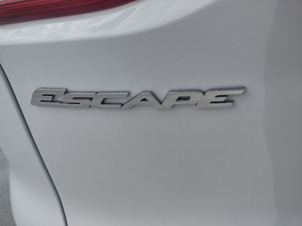 2016 Ford Escape Image 9