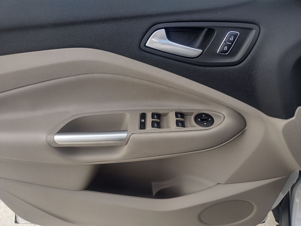 2016 Ford Escape Image 18