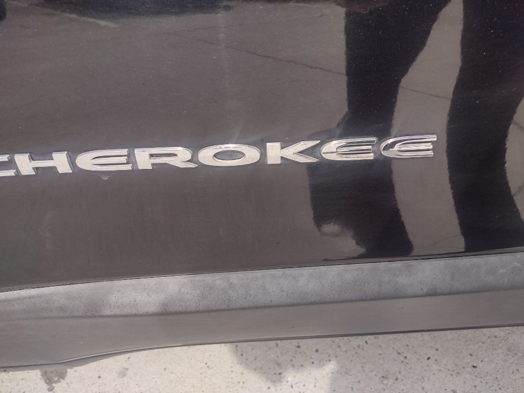 2015 Jeep Cherokee Image 9