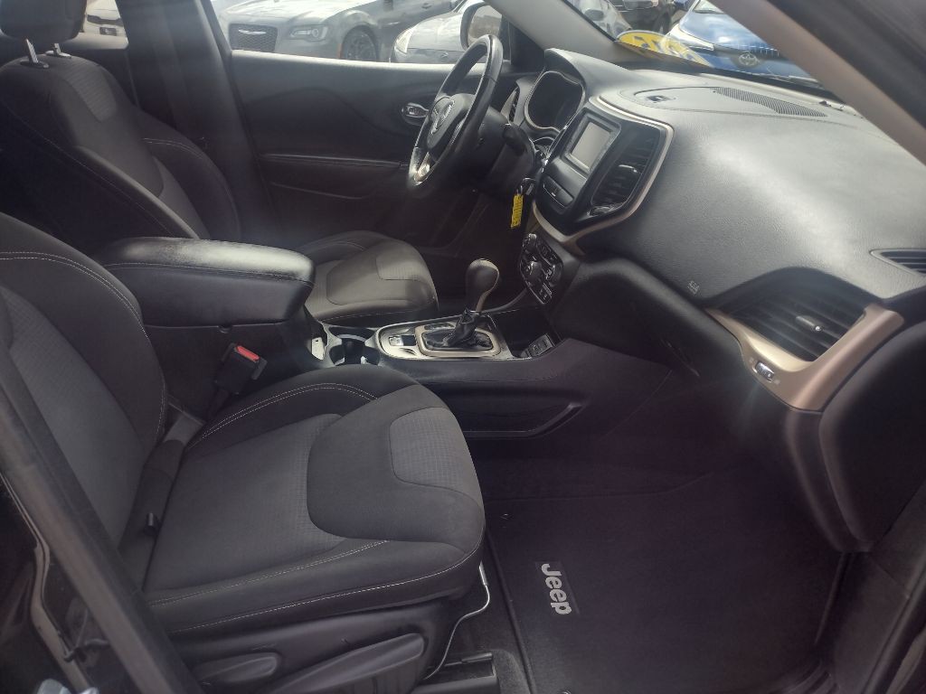 2015 Jeep Cherokee Image 16