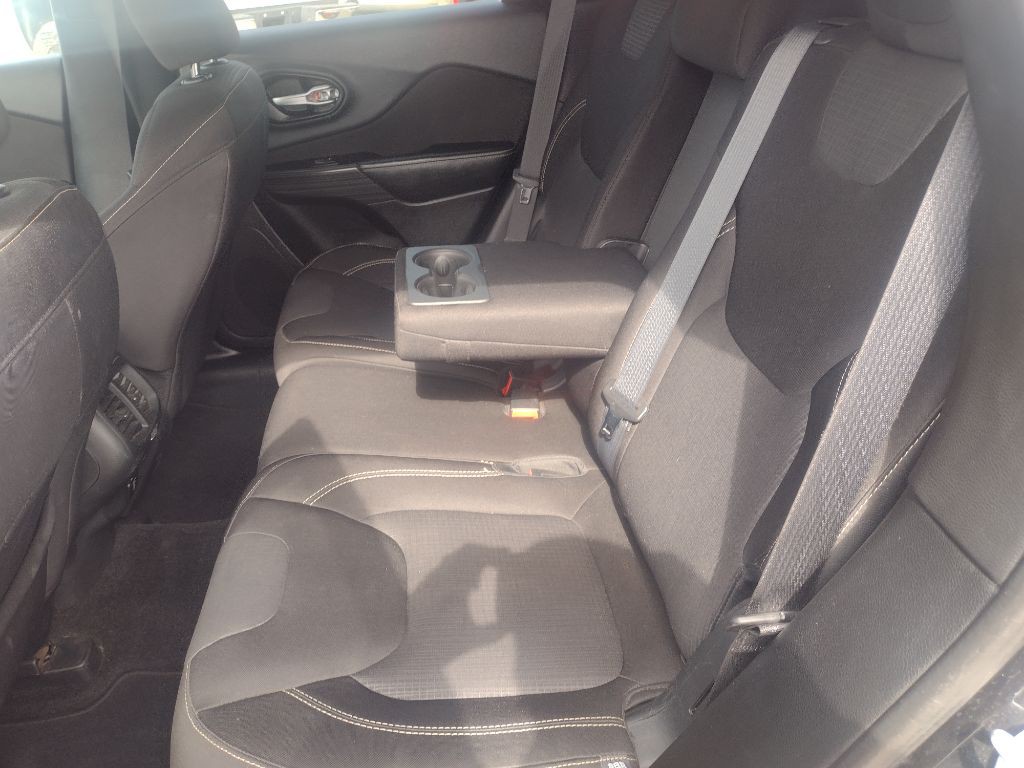 2015 Jeep Cherokee Image 17