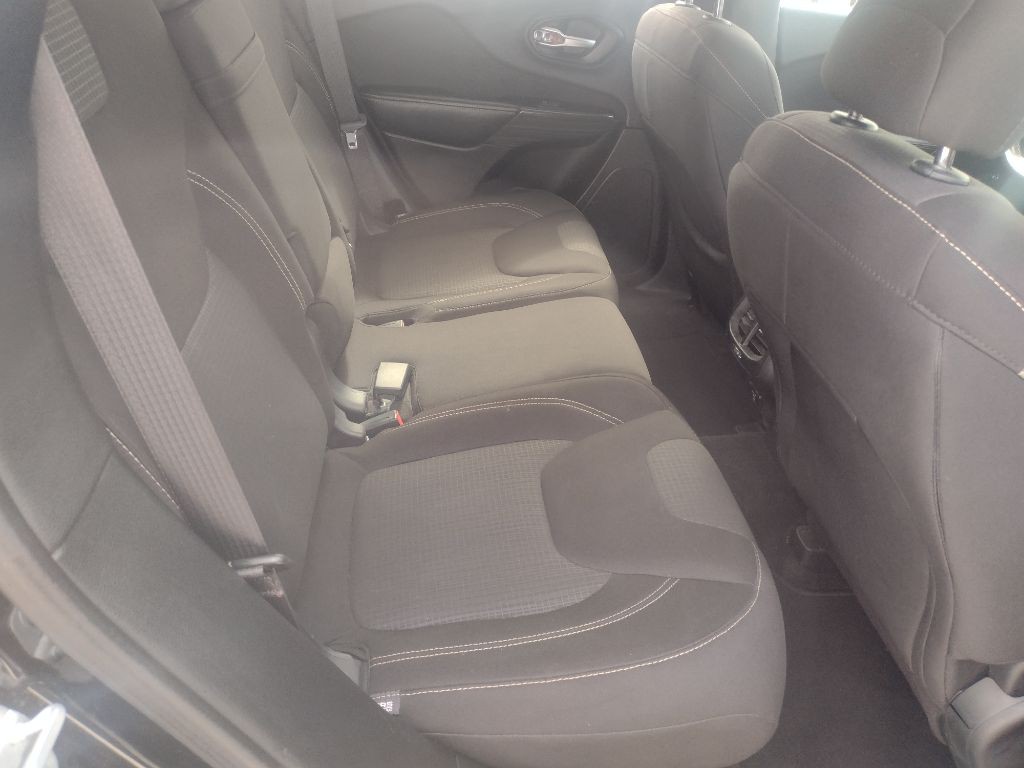 2015 Jeep Cherokee Image 19