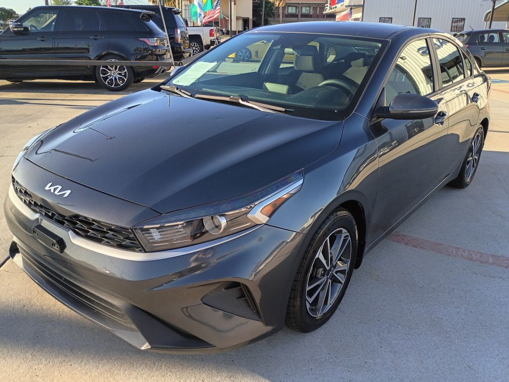 2023 Kia Forte Image 3