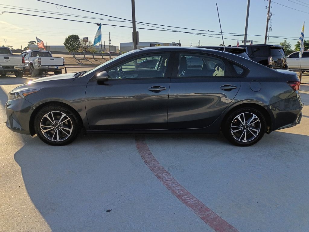 2023 Kia Forte Image 4