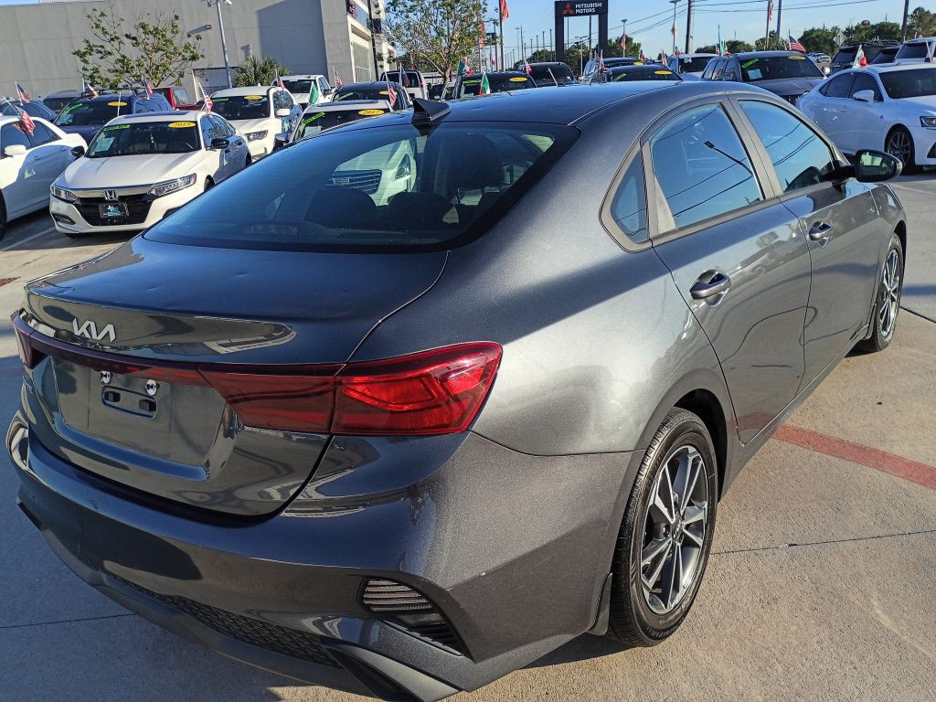 2023 Kia Forte Image 7