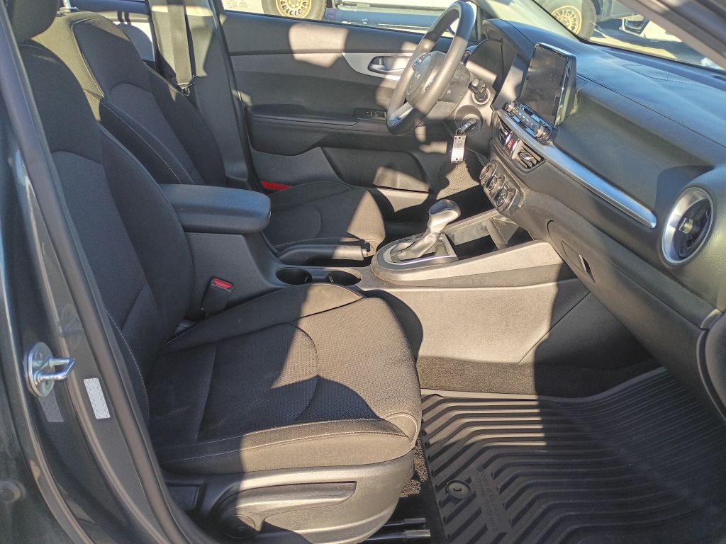 2023 Kia Forte Image 16