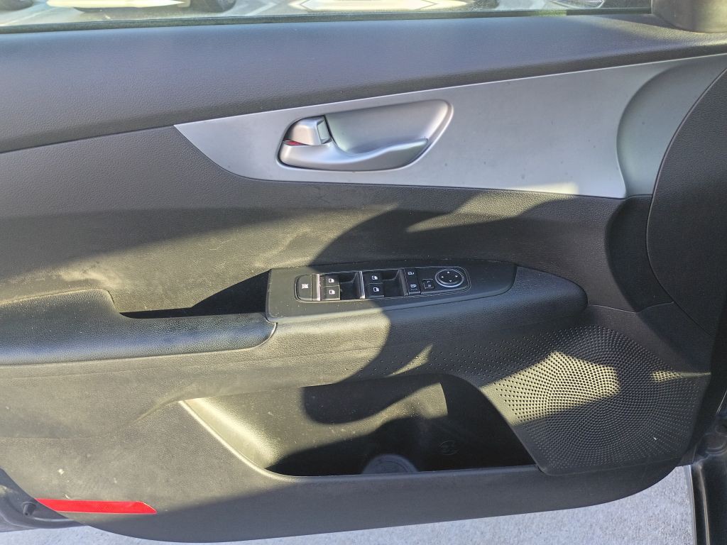 2023 Kia Forte Image 19