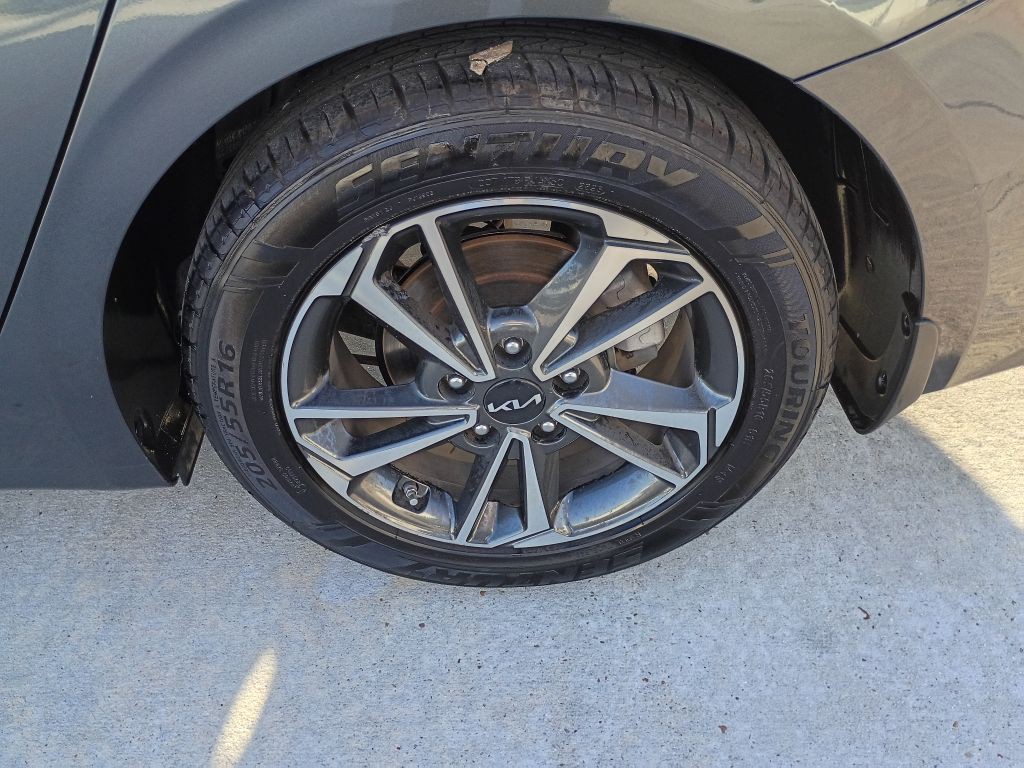 2023 Kia Forte Image 20