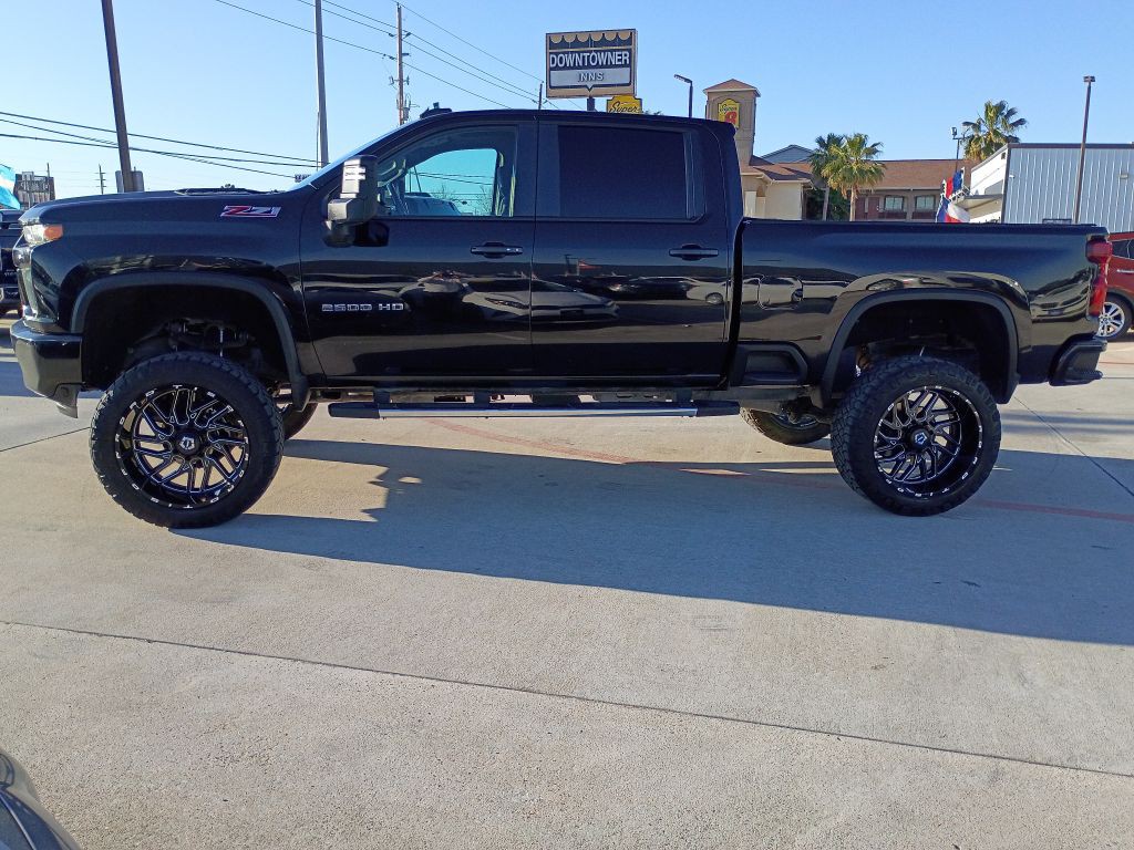 2022 Chevrolet Silverado 1500 Image 2