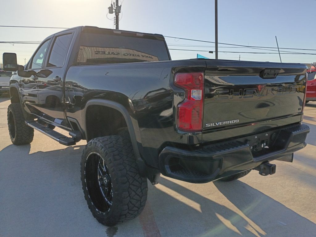 2022 Chevrolet Silverado 1500 Image 3