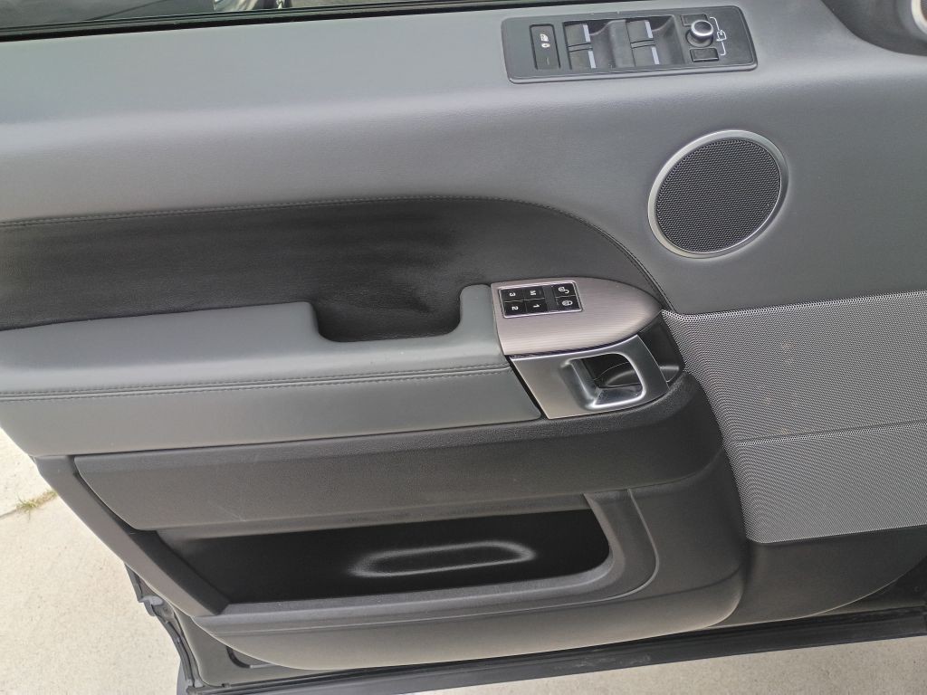 2015 Land Rover Range Rover Sport Image 21