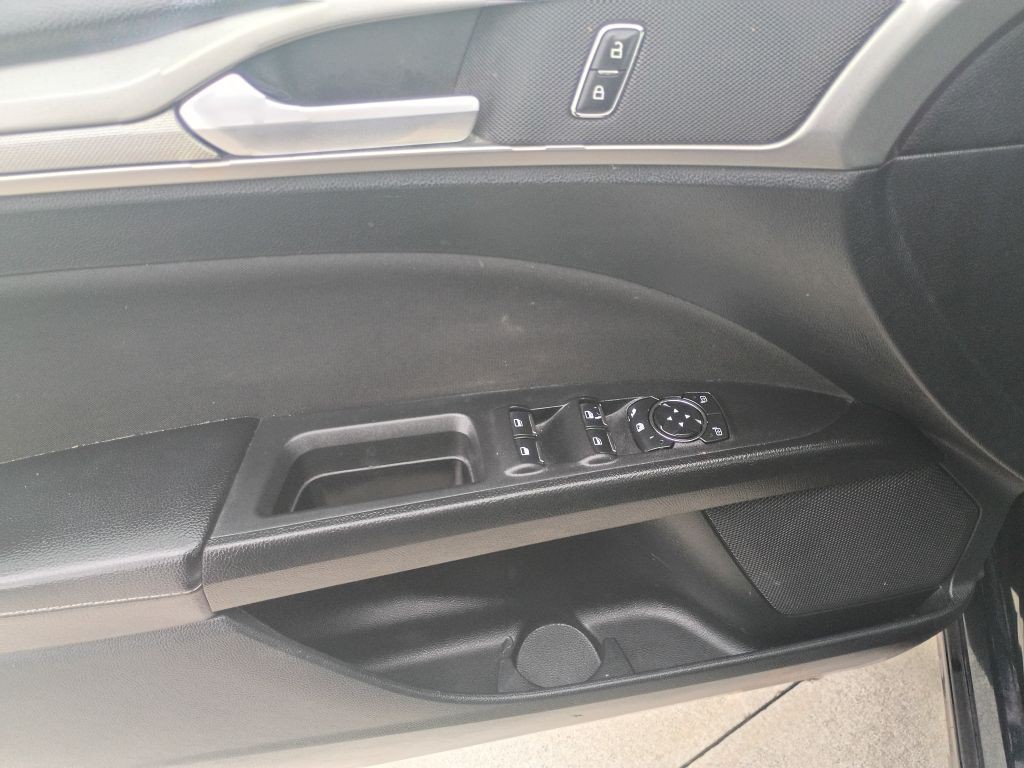 2020 Ford Fusion Image 14