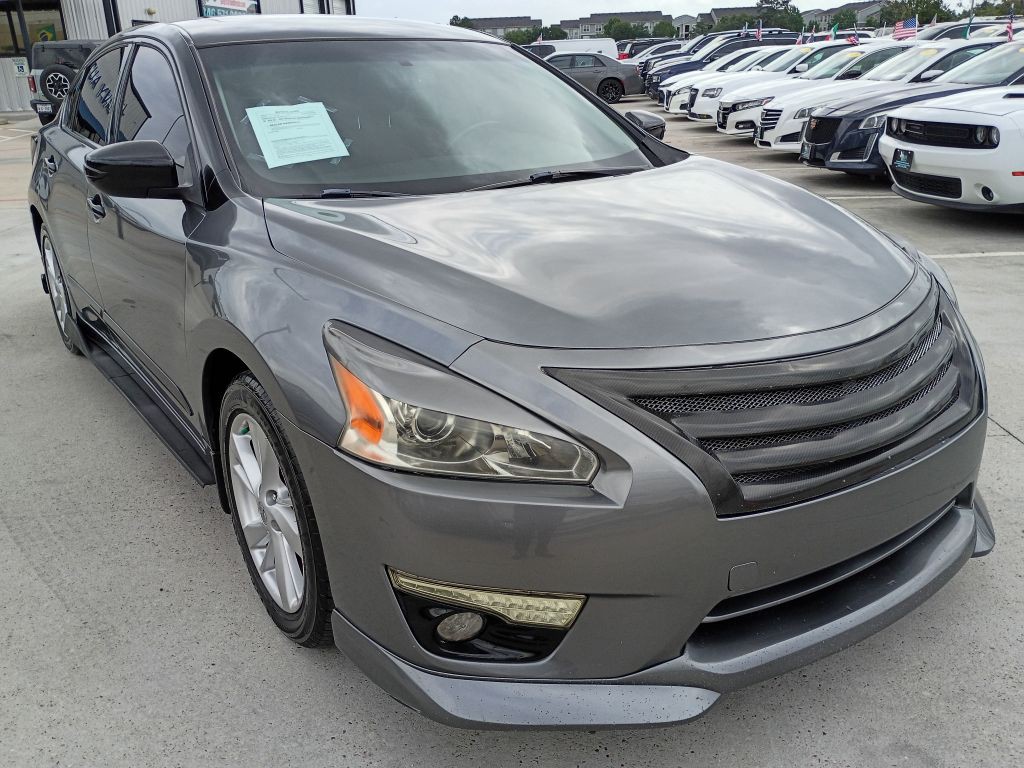 2015 Nissan Altima Image 1