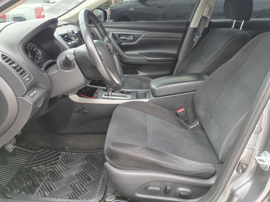 2015 Nissan Altima Image 14