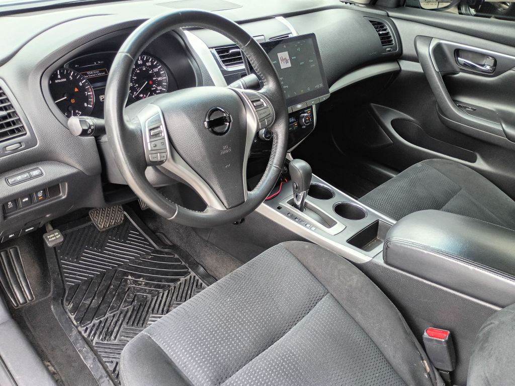 2015 Nissan Altima Image 16
