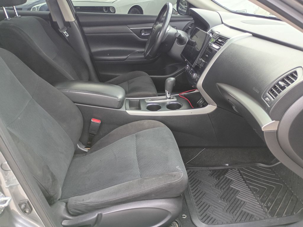 2015 Nissan Altima Image 18