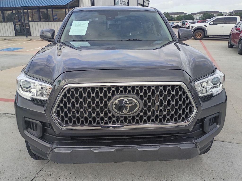 2019 Toyota Tacoma Image 2